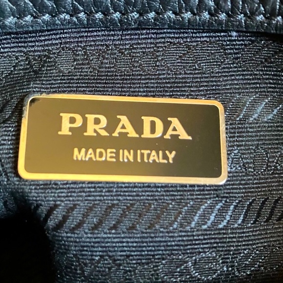 PRADA VITELLO DAINO EUC - Picture 7 of 16